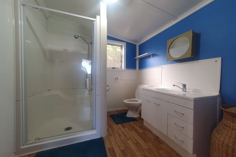 Photo of property in 80 Kauri Point Road, Laingholm, Auckland, 0604