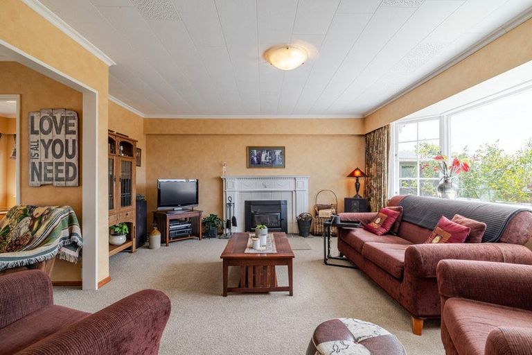 Photo of property in 18 Mudgway Place, Awapuni, Palmerston North, 4412
