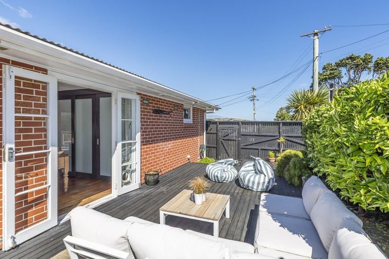 Photo of property in 18 Kapekape Place, Pukerua Bay, 5026