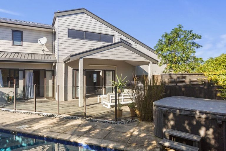 Photo of property in 21 Deanna Drive, West Harbour, Auckland, 0618