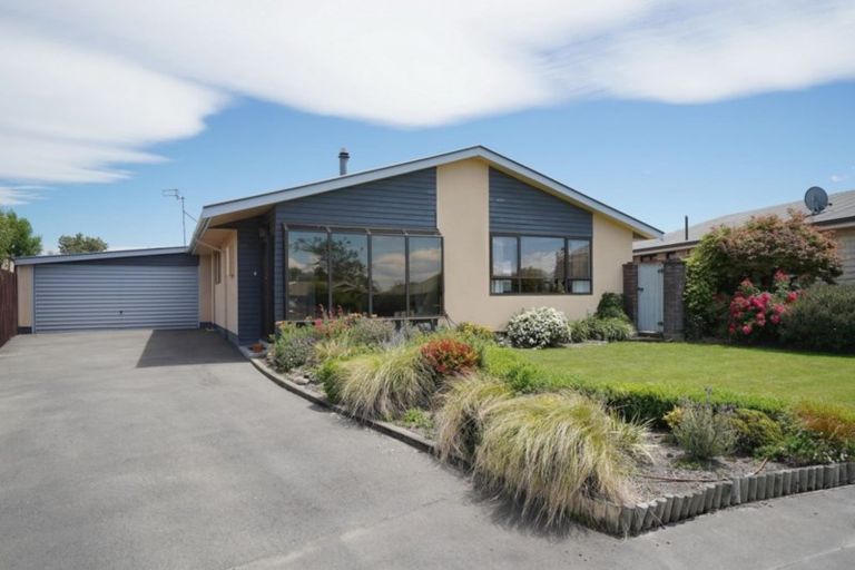 Photo of property in 28 Coates Place, Rangiora, 7400