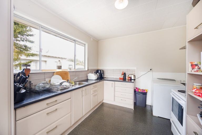 Photo of property in 8 Marne Street, Hokowhitu, Palmerston North, 4410