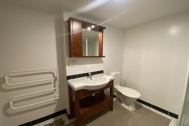 Photo of property in 50b Hawker Street, Mount Victoria, Wellington, 6011