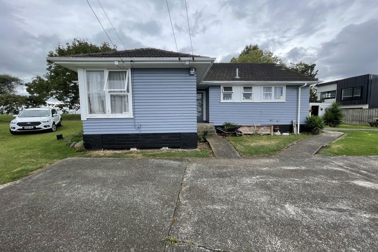 Photo of property in 64 Arimu Road, Papakura, 2110