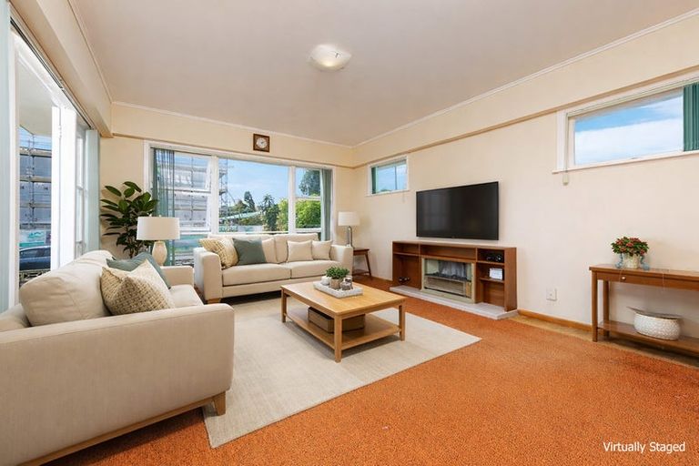 Photo of property in 12 Montmere Avenue, Te Atatu Peninsula, Auckland, 0610