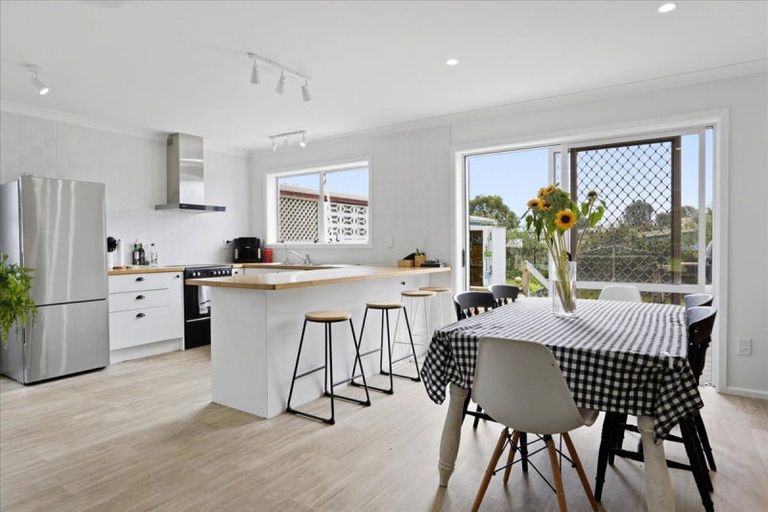 Photo of property in 67 Queen Street, Te Puke, 3119