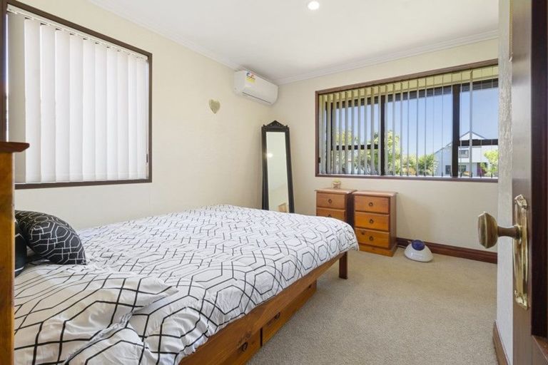 Photo of property in 71 St Annes Crescent, Wattle Downs, Auckland, 2103