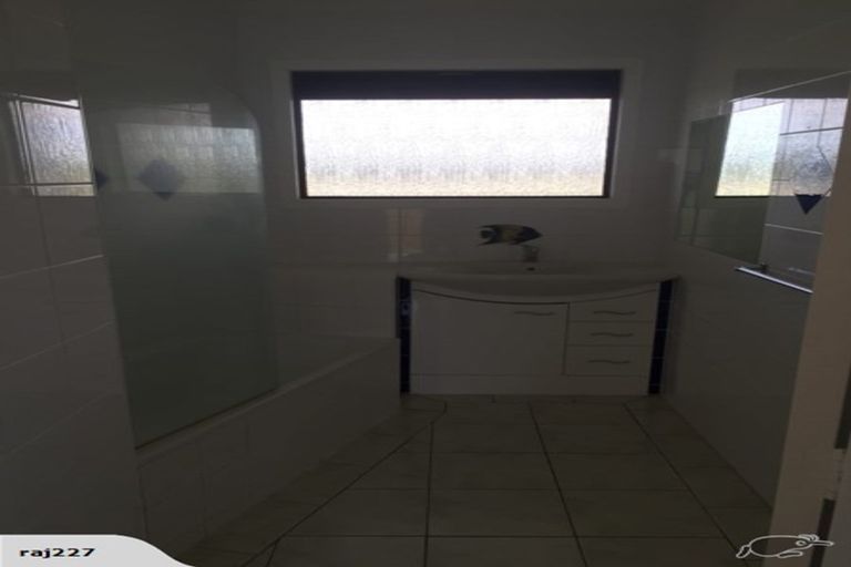 Photo of property in 100 Fourth Avenue, Woodhill, Whangarei, 0110