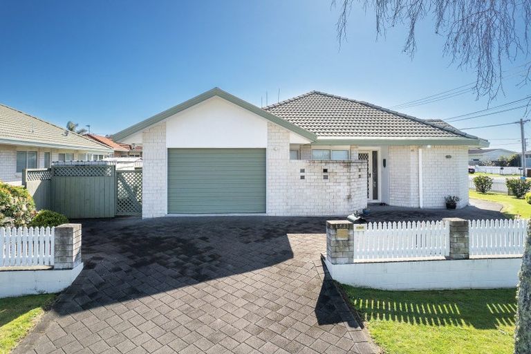 Photo of property in 28 Ngahere Street, Otumoetai, Tauranga, 3110