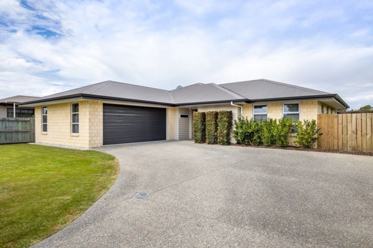 Photo of property in 8 Kitakita Grove, Motueka, 7120