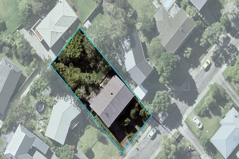 Photo of property in 7 Heather Place, Sunnynook, Auckland, 0620