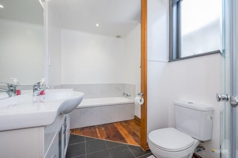 Photo of property in 25 Plunket Avenue, Petone, Lower Hutt, 5012