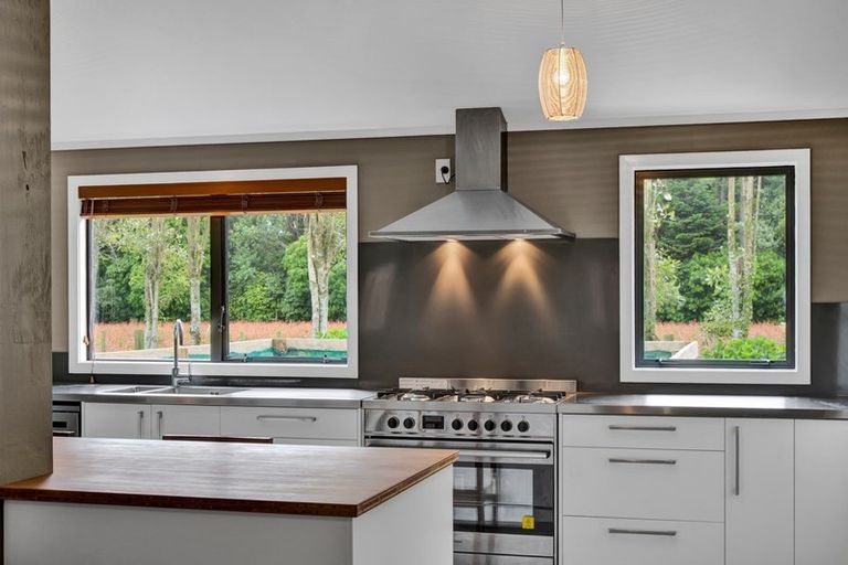 Photo of property in 334 Waitara Road, Huirangi, Waitara, 4382