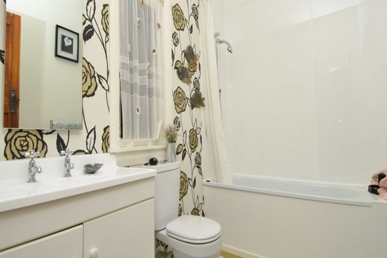 Photo of property in 29-31 Poynters Crescent, Stepneyville, Nelson, 7010