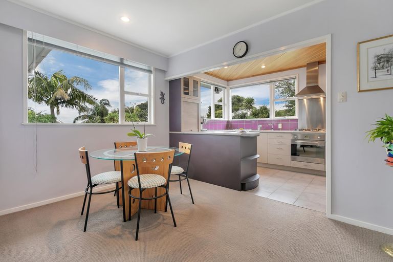 Photo of property in 1/16 Coronation Road, Glenfield, Auckland, 0627