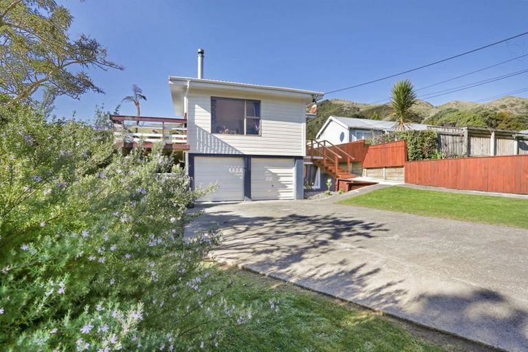 Photo of property in 5 Toenga Road, Pukerua Bay, 5026