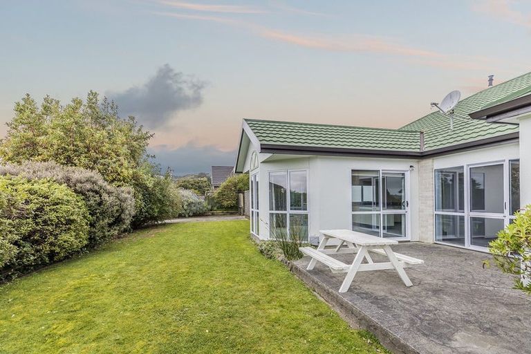 Photo of property in 1 Tombane Terrace, Papakowhai, Porirua, 5024