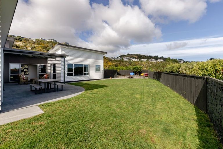 Photo of property in 17 Botany Lane, Whitby, Porirua, 5024