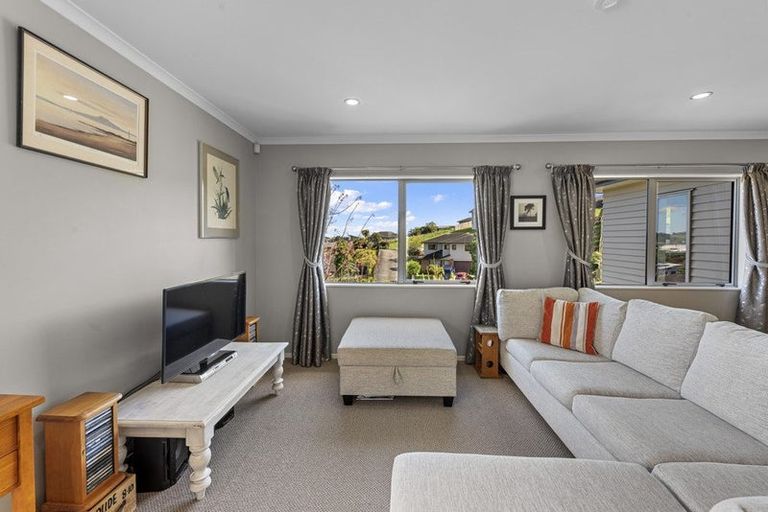 Photo of property in 36 Cape Vista Crescent, Pukekohe, 2120