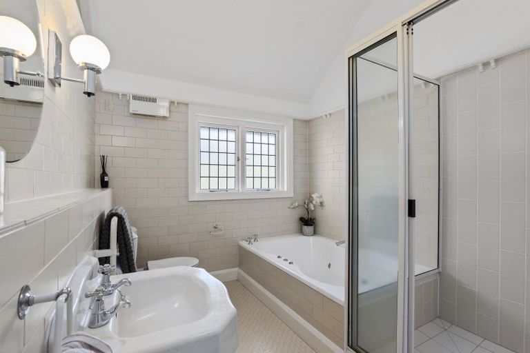 Photo of property in 14 Macmillan Avenue, Cashmere, Christchurch, 8022