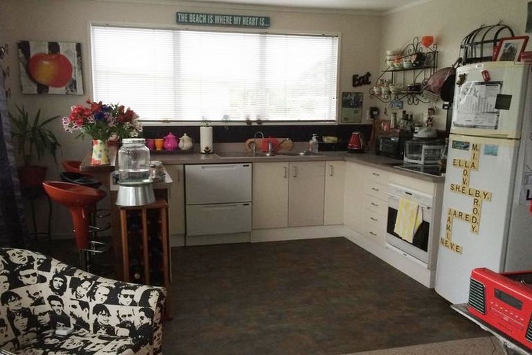 Photo of property in 9 Snowden Place, Raglan, 3225