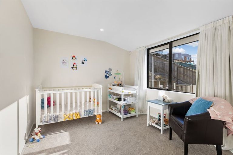 Photo of property in 11 Round Hill Rise, Cracroft, Christchurch, 8022