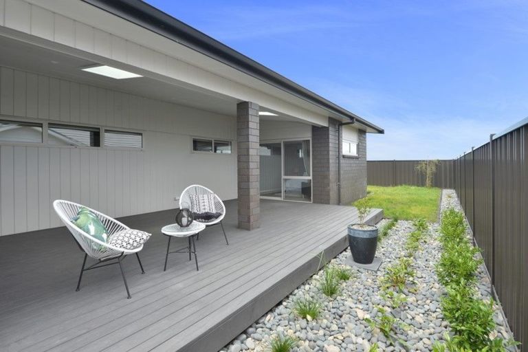 Photo of property in 67 Stace Hopper Drive, One Tree Point, 0118