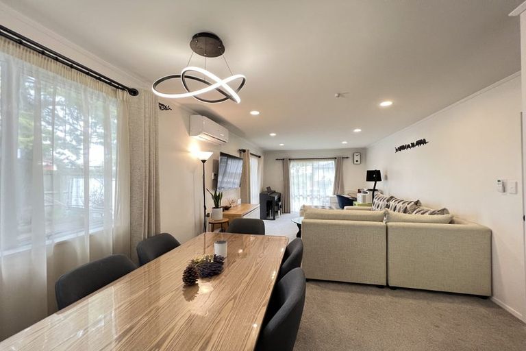 Photo of property in 1/33 Penion Drive, Flat Bush, Auckland, 2023