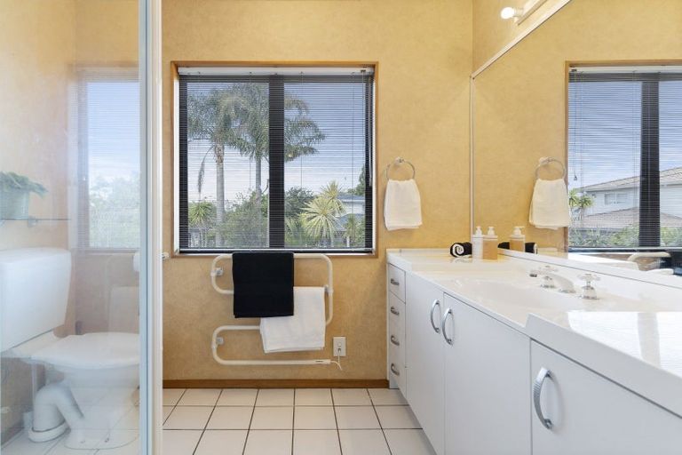 Photo of property in 54 Marina View Drive, West Harbour, Auckland, 0618