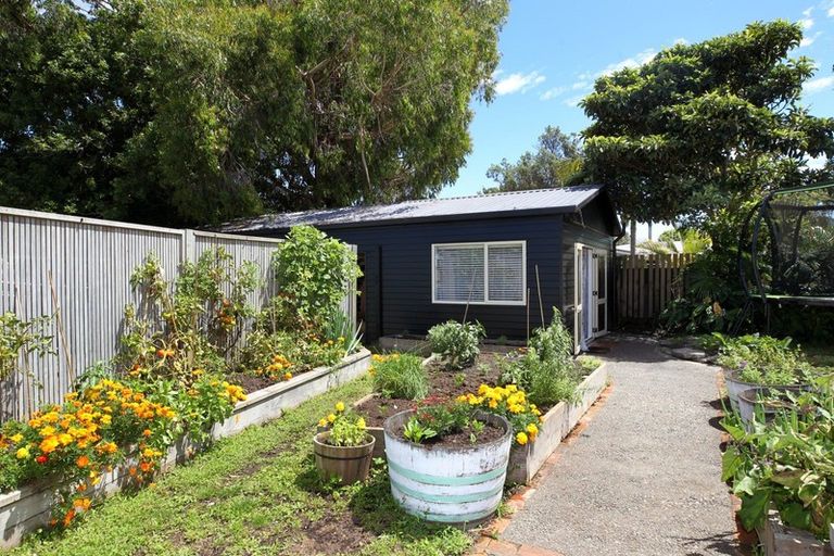 Photo of property in 11-13 Kuku Street, Te Awanga, 4102