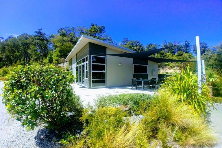 Photo of property in 84 Martin Farm Road, Kaiteriteri, Motueka, 7197