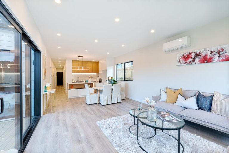 Photo of property in 38 Whakairo Crescent, Gulf Harbour, Whangaparaoa, 0930