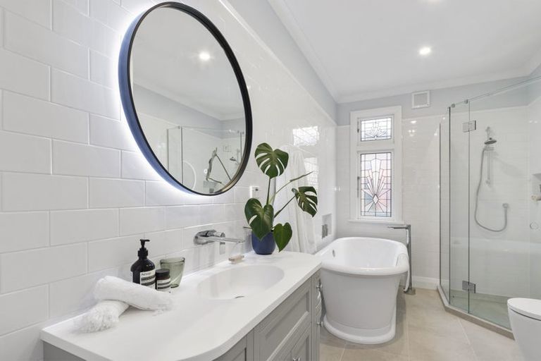 Photo of property in 3 Endeavour Street, Lyall Bay, Wellington, 6022