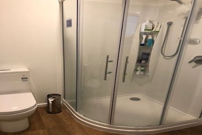 Photo of property in 104c Glanmire Road, Newlands, Wellington, 6037