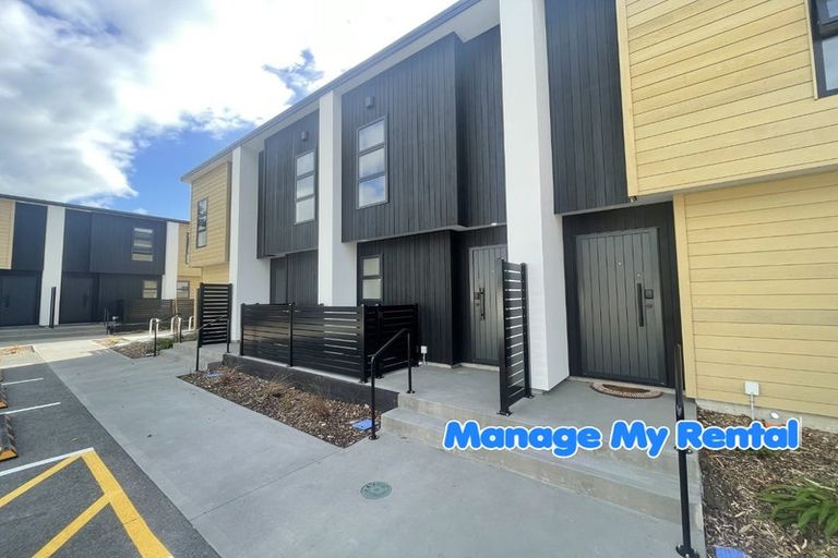 Photo of property in 7/240 Stokes Valley Road, Stokes Valley, Lower Hutt, 5019