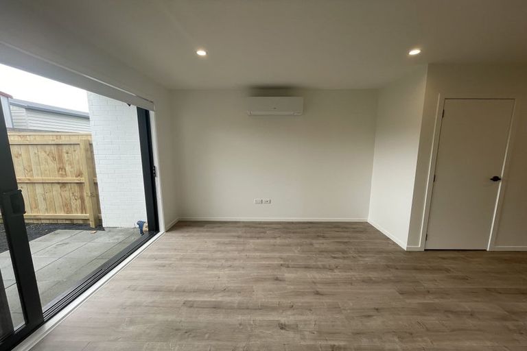 Photo of property in 14/12 Tawa Road, Te Atatu Peninsula, Auckland, 0610