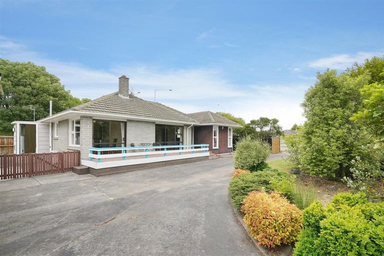 Photo of property in 17 Masham Road, Broomfield, Christchurch, 8042