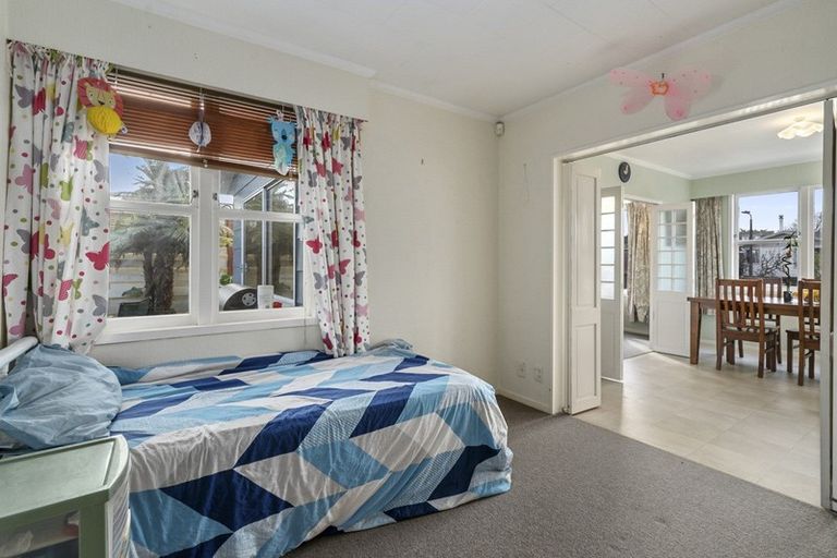 Photo of property in 4 Kimberley Grove, Westbrook, Palmerston North, 4412