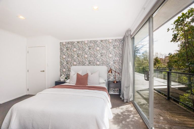 Photo of property in 16a Springdale Grove, Fitzherbert, Palmerston North, 4410