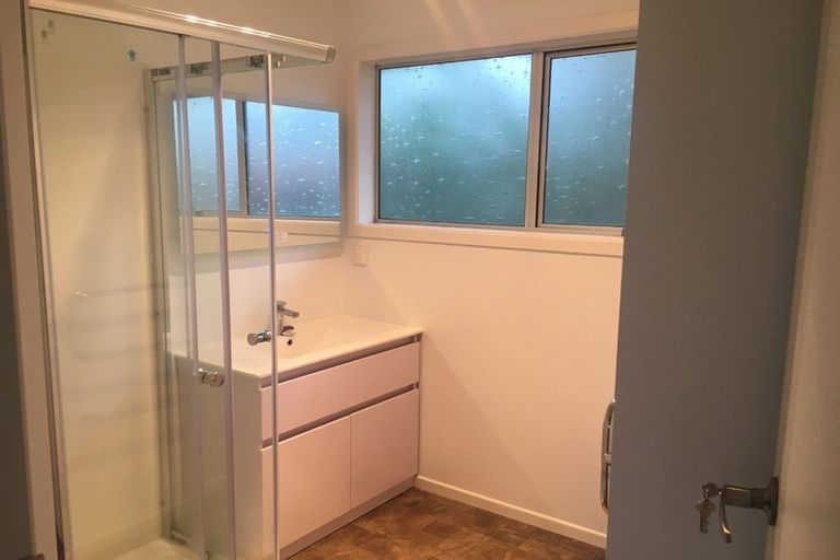 Photo of property in 87 Waimumu Road, Massey, Auckland, 0614