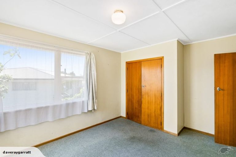 Photo of property in 10 Tania Way, Paparangi, Wellington, 6037