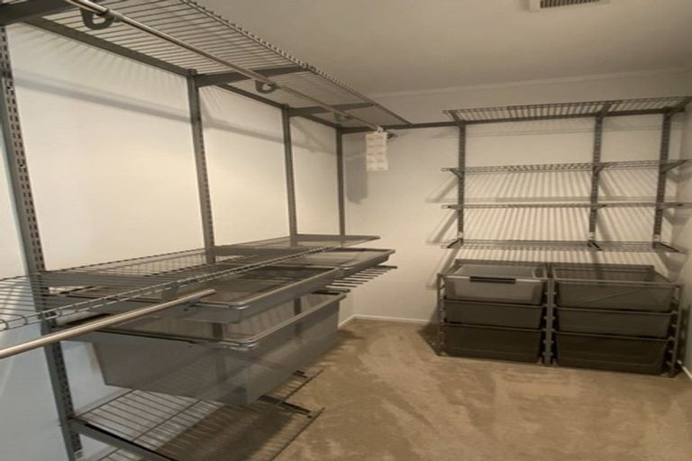 Photo of property in 24 Luckens Road, West Harbour, Auckland, 0618