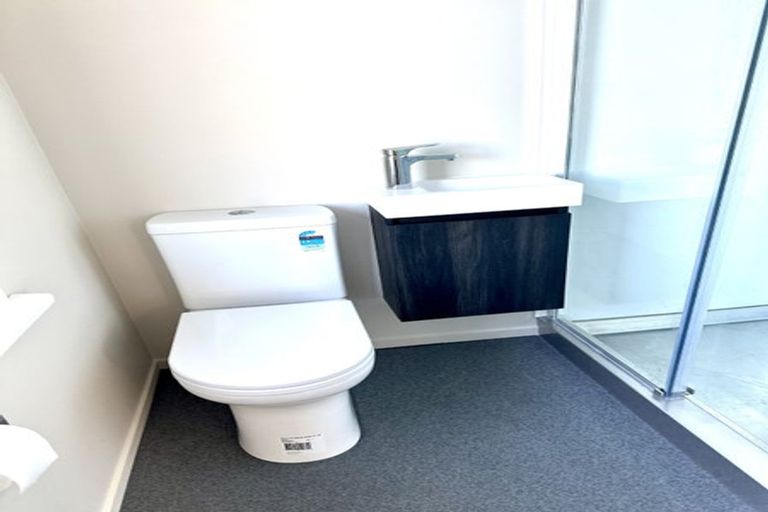 Photo of property in 11 Solway Avenue, Ilam, Christchurch, 8041