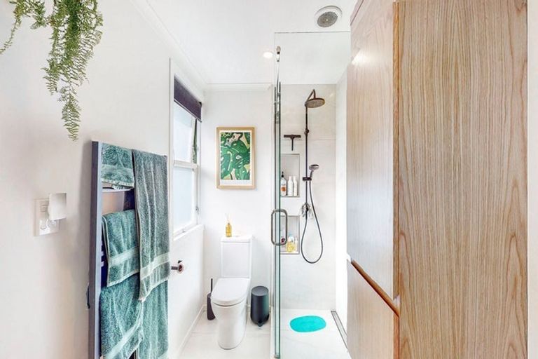 Photo of property in 26 Doris Gordon Crescent, Crofton Downs, Wellington, 6035