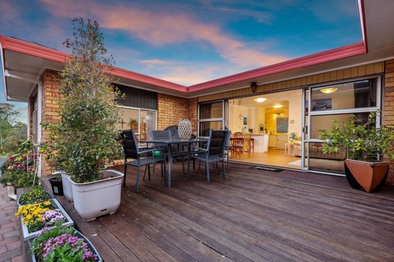 Photo of property in 22 White Heron Drive, Massey, Auckland, 0614