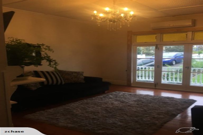 Photo of property in 96 George Street, Hikurangi, 0114