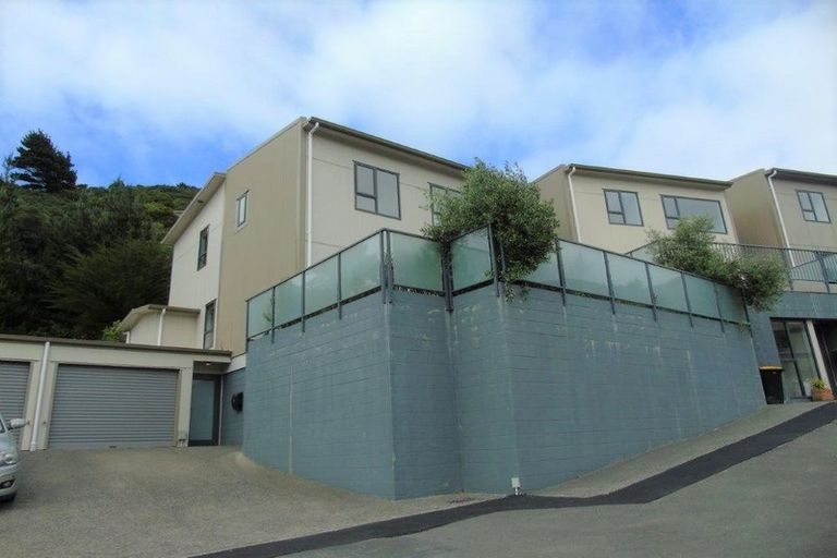 Photo of property in 7 Rarangi Way, Owhiro Bay, Wellington, 6023
