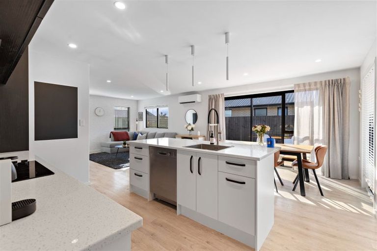 Photo of property in 52 Stationmasters Way, Prebbleton, 7604