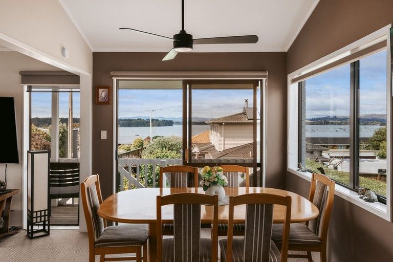 Photo of property in 103 Harbour View Road, Omokoroa, 3114