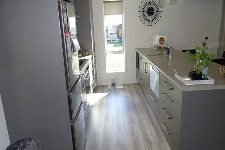 Photo of property in 65 Karaka Crescent, Levin, 5510